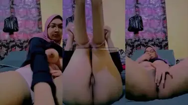 Bokep Hijab Tante Mariah Toket Jumbo 2026 poster